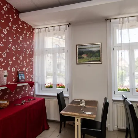 Fenyes Vinorium Bed and Breakfast Σόπρον