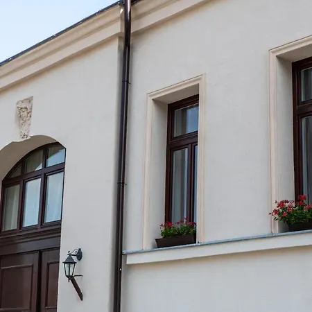 B&B Fenyes Vinorium