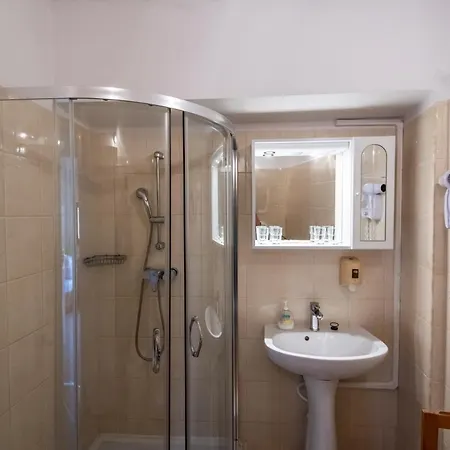 Fenyes Vinorium B&B 3*