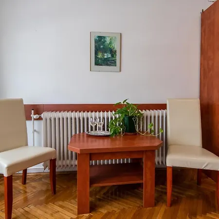 Fenyes Vinorium Bed and Breakfast