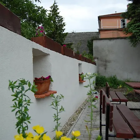 Fenyes Vinorium Bed and Breakfast