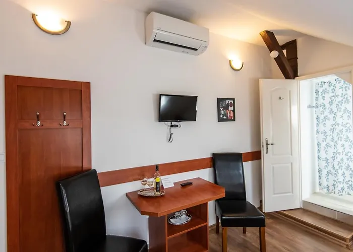 Fenyes Vinorium 3*