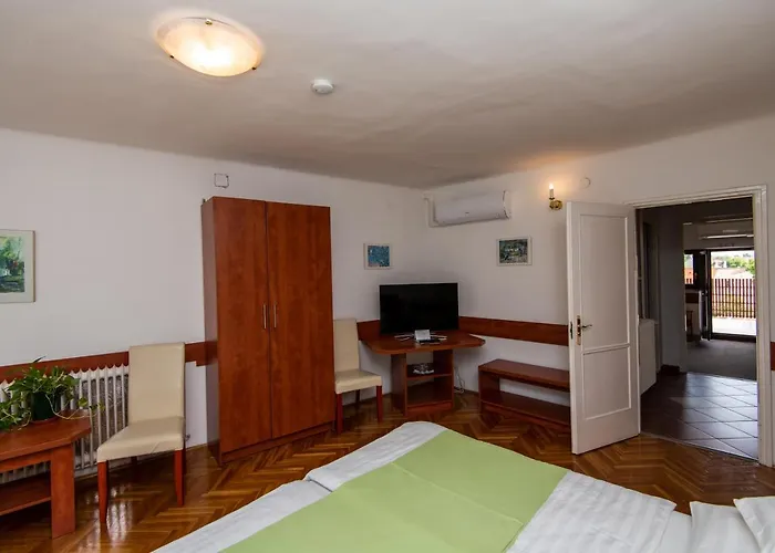 Fenyes Vinorium 3*